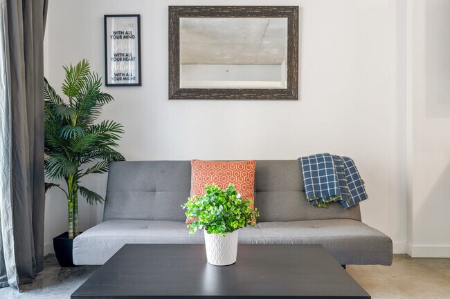 Building Photo - 165 SE 1st St