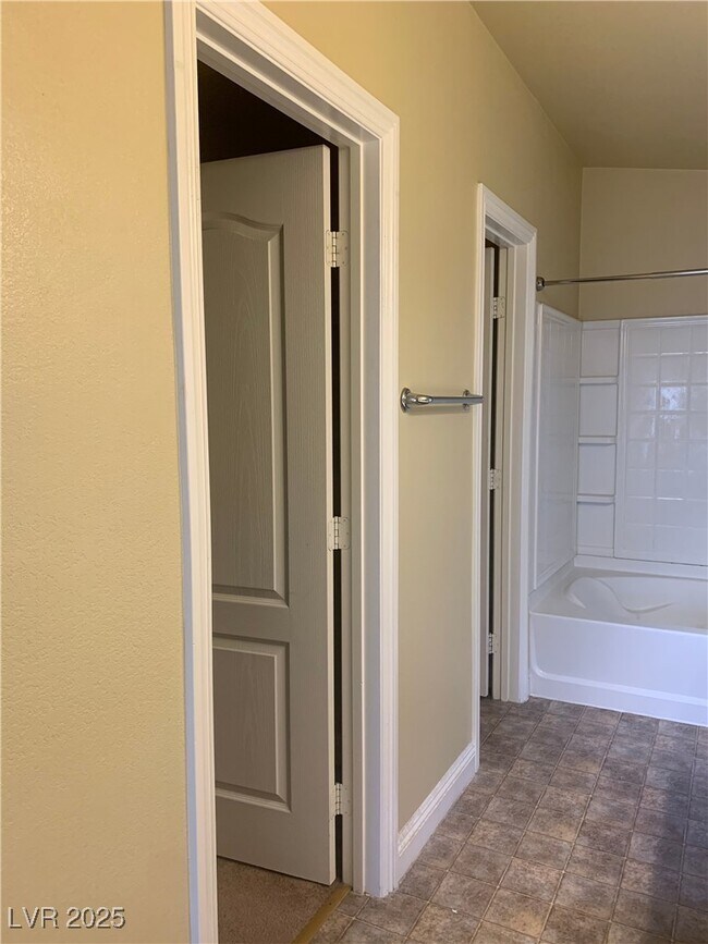 Building Photo - 3313 Jamaica Princess Pl