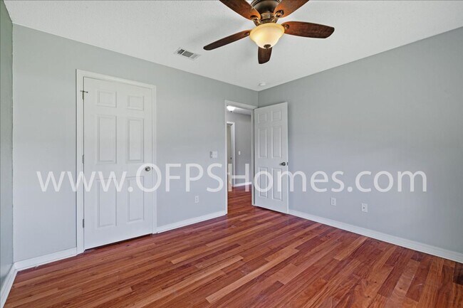 Building Photo - 4 Bedroom Home in Antioch Estates