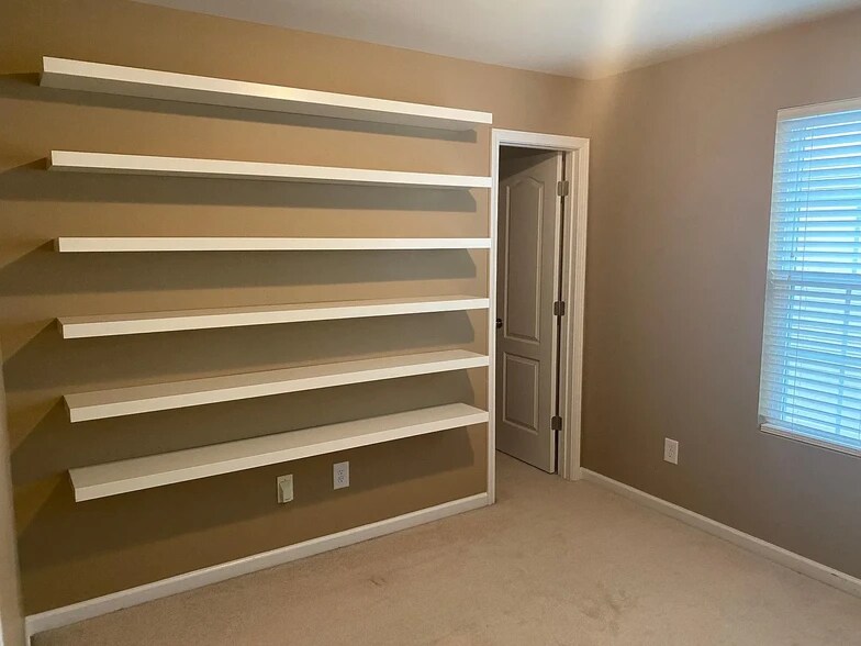 Building Photo - 10013 Juniper Trace Drive