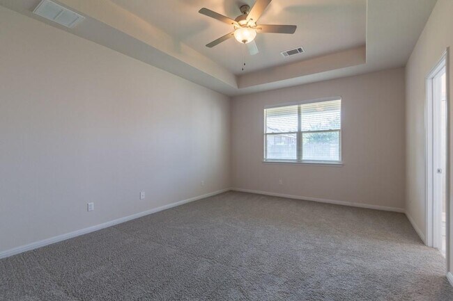 Building Photo - 205 Falkland St