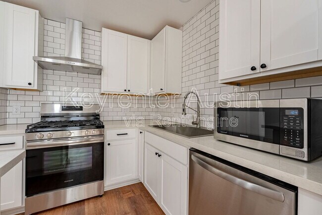 Building Photo - 902 Speer Ln