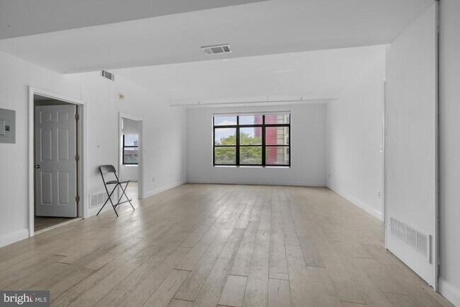 Building Photo - 301 Spring Garden St