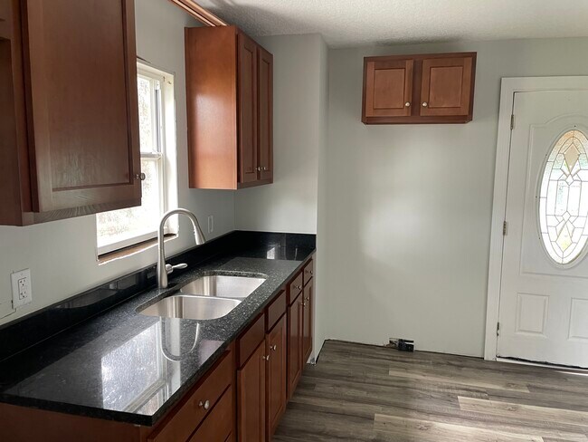 Building Photo - 623 5th Ave S