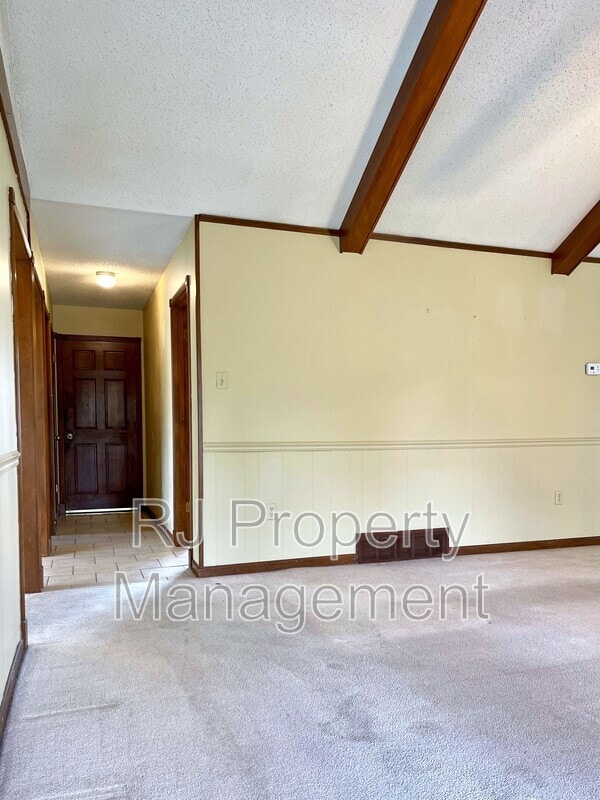 Building Photo - 421 Griffon Dr