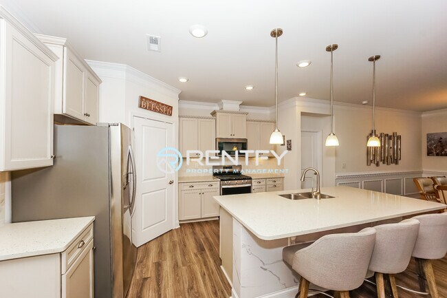 Building Photo - 446 Secretariat Dr