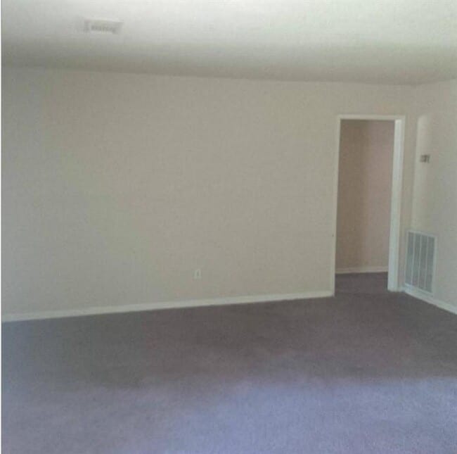 Building Photo - 711 Magnolia Dr