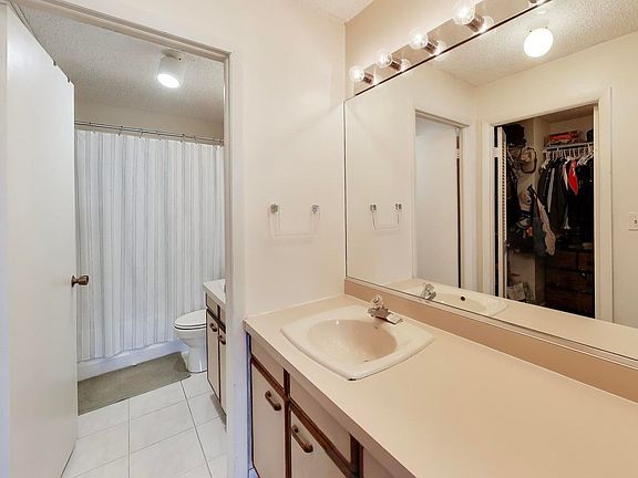 Building Photo - 2754 N Hampden Ct