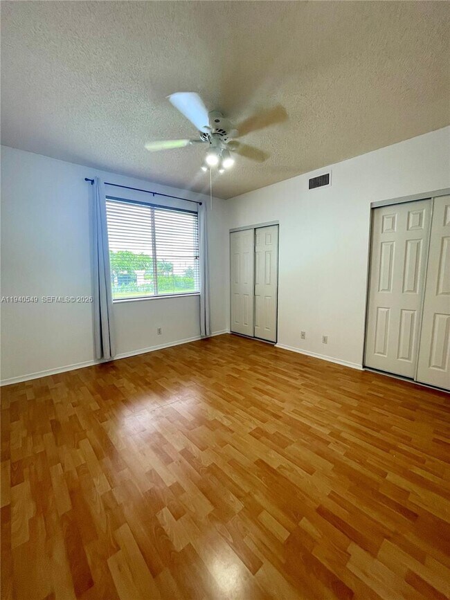 Building Photo - 207 Mallory Ct