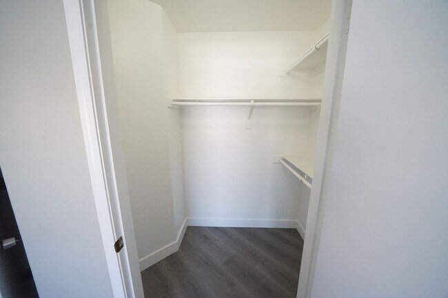 Building Photo - 4555 E Sahara Ave