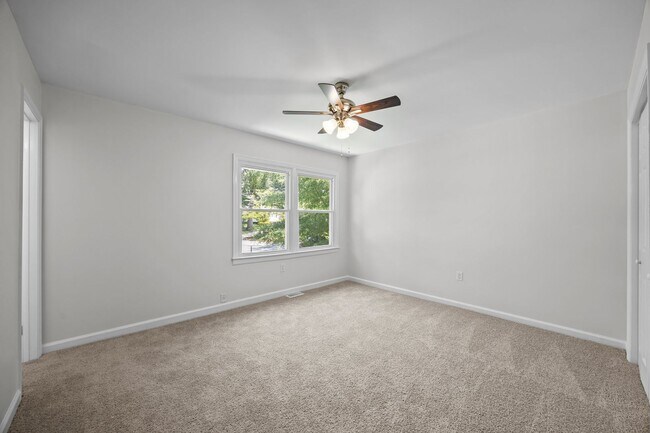 Building Photo - Fantastic Corner Lot, Updated 4 Bedroom Sp...