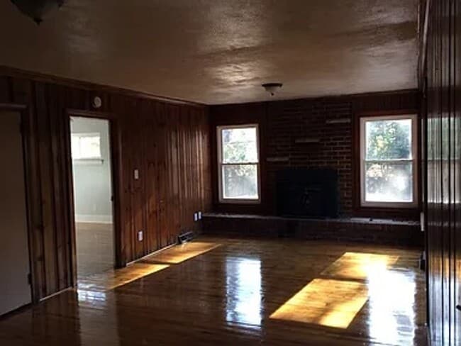 Building Photo - Welcome to this adorable 3-bedroom, 2-bath ranch style brick home, nestled in the historic McCror...