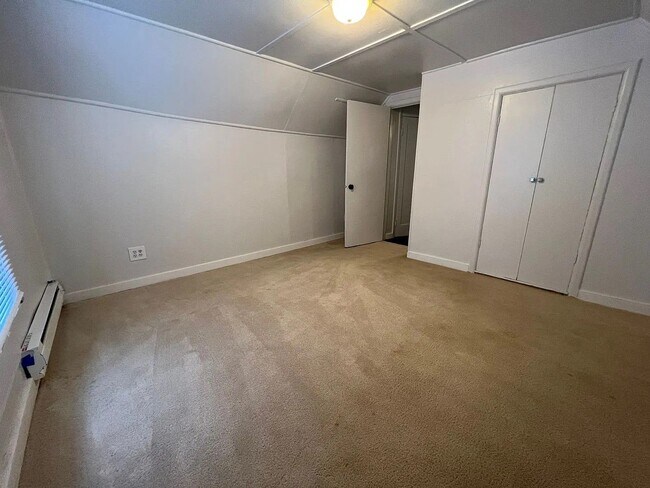 Building Photo - 3810 N Lidgerwood St