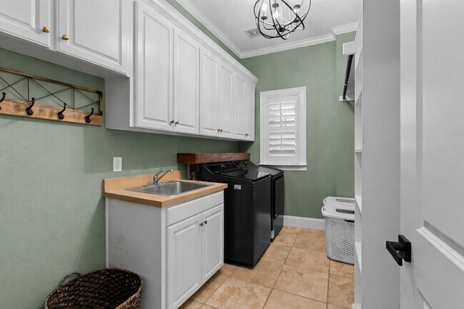 Building Photo - 1621 Hidden Bluff Ct