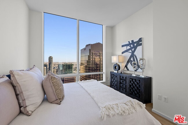 Building Photo - 877 Francisco St