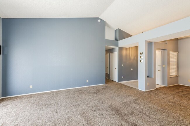 Building Photo - 1780 Yellowwood Dr
