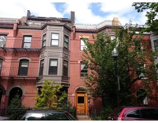 Building Photo - 16 Follen St
