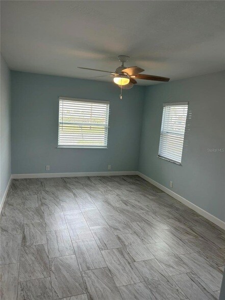 Building Photo - 717 Sunset Cove