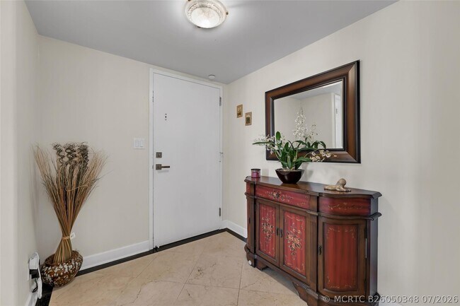 Building Photo - 1370 S Ocean Blvd