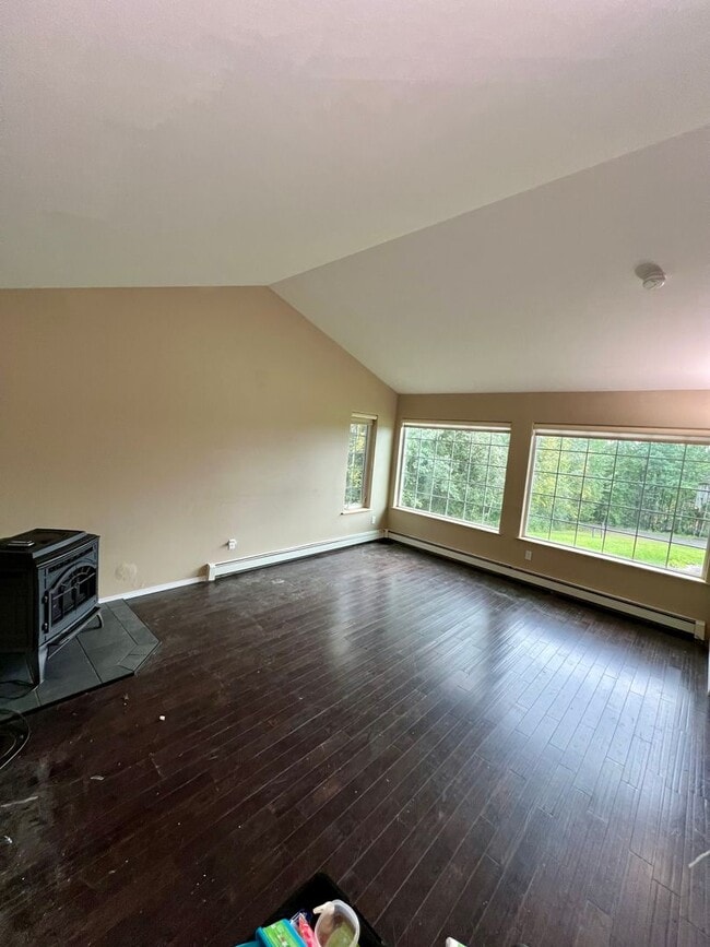 Building Photo - Spacious 3BR/2.5BA Fairbanks Home – Garage...