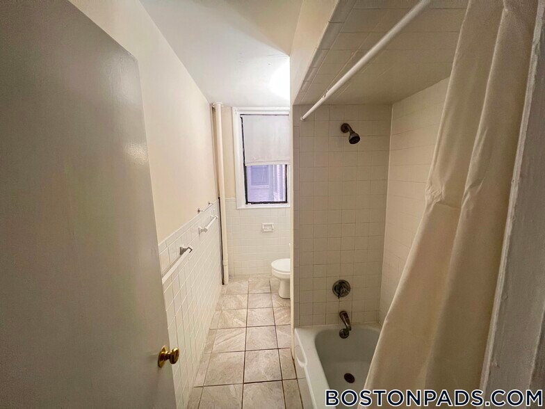 Building Photo - 1133 Commonwealth Ave