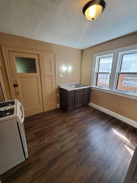 Building Photo - 2418 N 53rd St