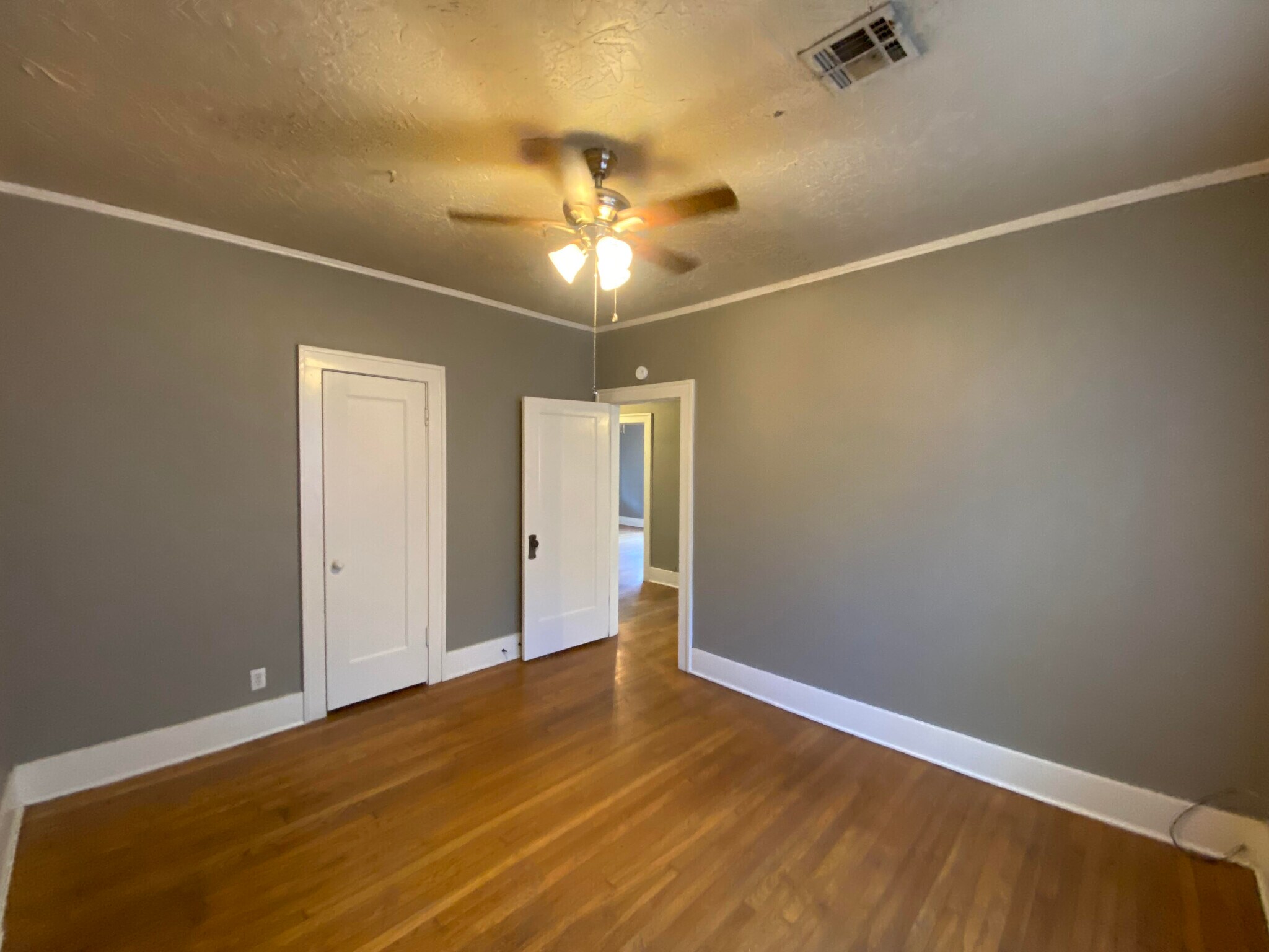 Building Photo - 1748 E 14th St