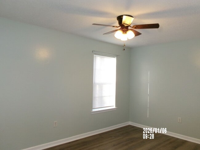 Building Photo - 3BR/1.5BA Single Family Home in Gautier - Rent $1200.00