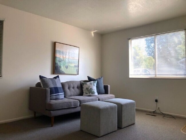 Building Photo - 2342 S 600 E