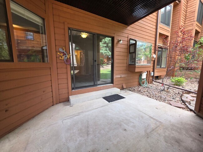 Building Photo - Cozy Condo In Pinon Sun Condominium!!!!