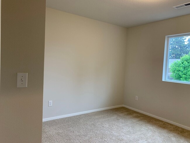 Building Photo - Brand New Home in Brand New Community! Gre...