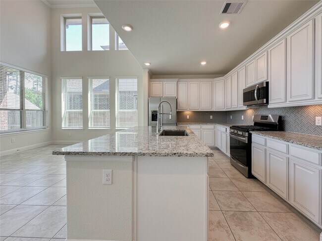 Building Photo - 6710 Gallinas Wy