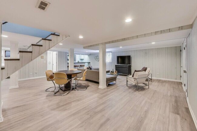 Building Photo - 2408 Cumberland Cir