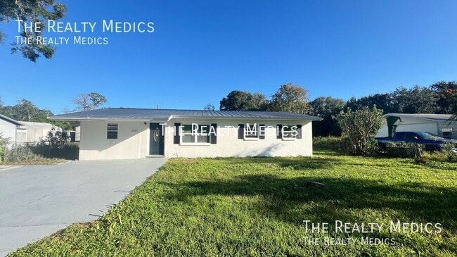 Building Photo - 2530 N Palm Dr