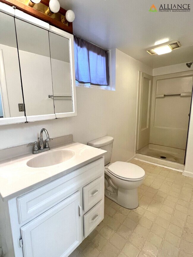 Building Photo - 800 Osage St