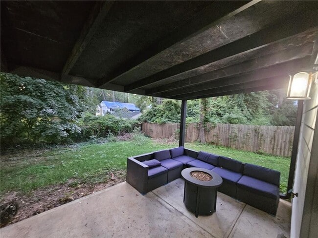 Building Photo - 1129 Graymont Dr SW