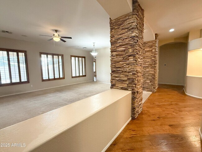 Building Photo - 7408 S 26th Ln