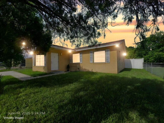Primary Photo - 3530 S 55th Ave