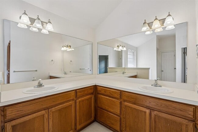 Building Photo - 1708 Creekside Ct