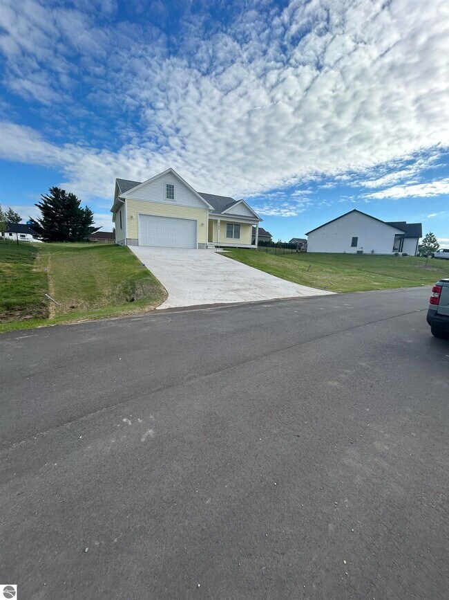 Building Photo - 4499 La Marche Cir