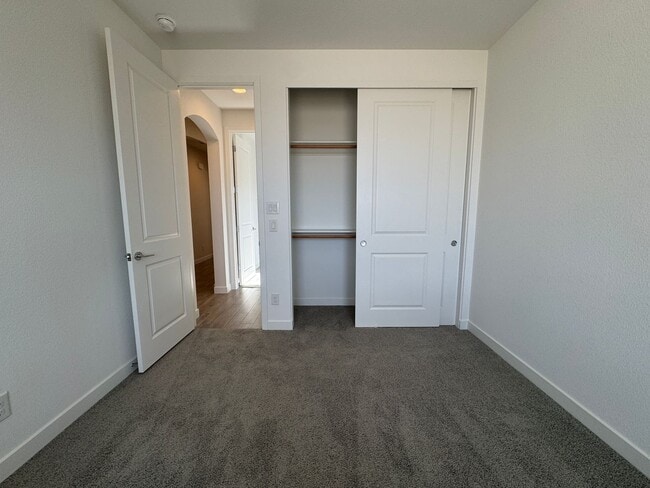 Building Photo - Laughlin Ranch 3 BR 2Ba Public Golf Community with Canyon & Mountain Views