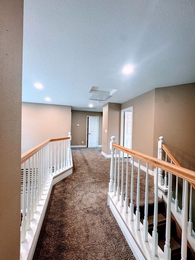 Building Photo - 477 Fisher Cir