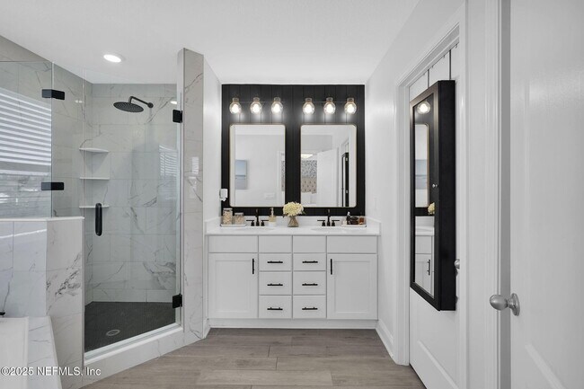 Building Photo - 187 Silverleaf Village Dr