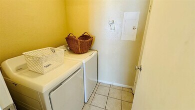 Building Photo - 3506 Cove View Blvd