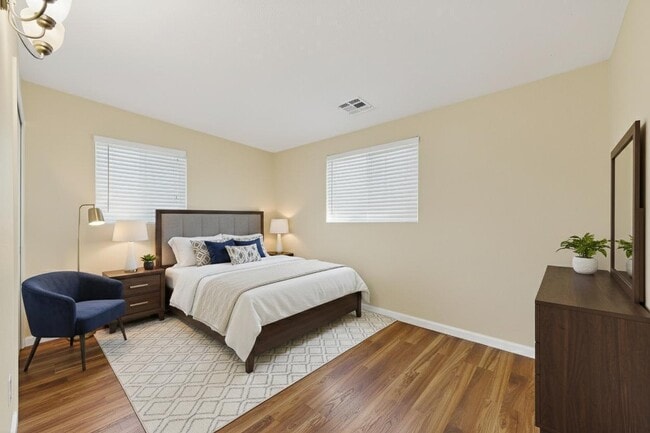 Building Photo - 1237 Pitt St NE