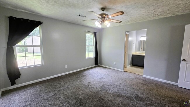Building Photo - 102 Buckskin Dr