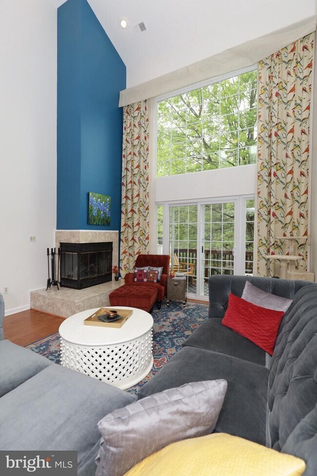 Building Photo - 455 Fortress Way