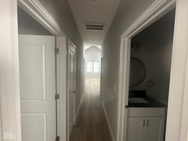 Building Photo - 2612 Boulevard Pl