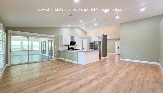 Building Photo - IMPRESSIVE 3 BEDROOM/2 BATH SARASOTA HOME! SUPER LOCATION! PET FRIENDLY!