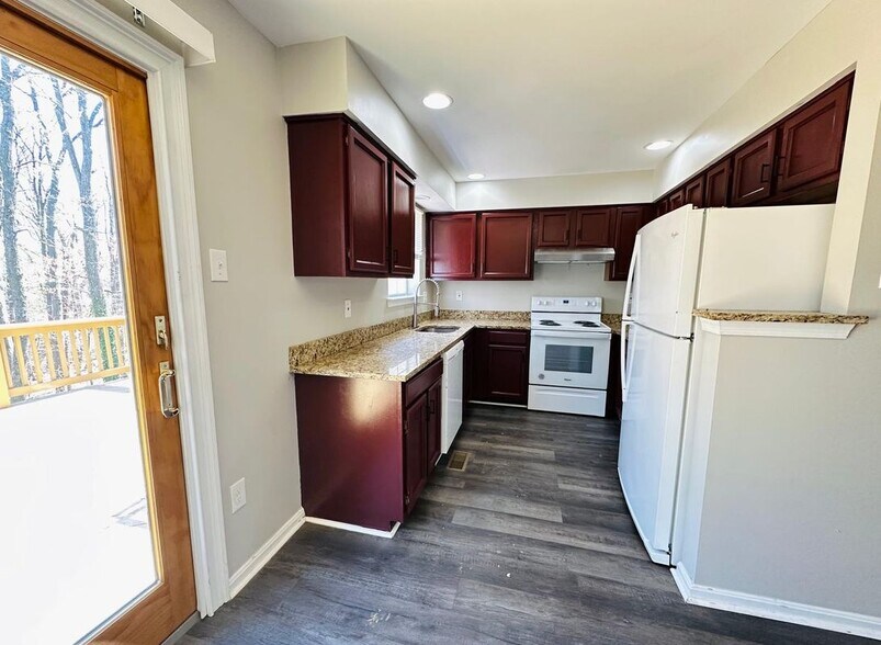 Building Photo - 3754 Foxford Stream Rd